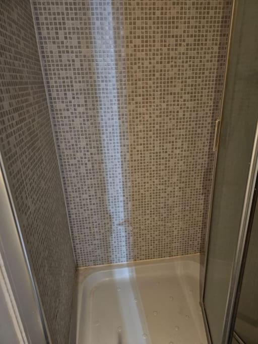 Big Double Room With Bathroom In 2 Bedroom Flat Kitchen Is Shared Harrow on the Hill Buitenkant foto