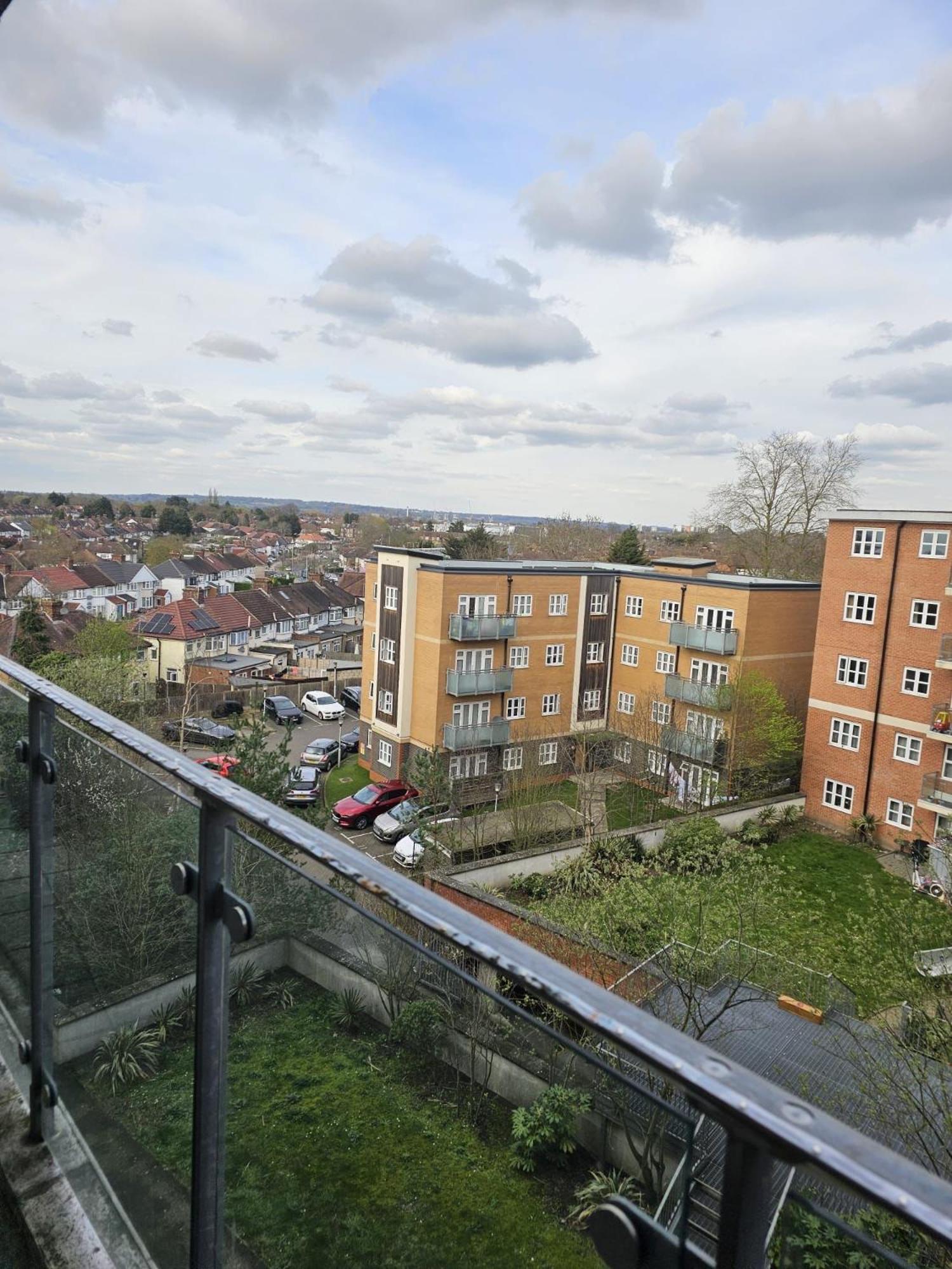 Big Double Room With Bathroom In 2 Bedroom Flat Kitchen Is Shared Harrow on the Hill Buitenkant foto